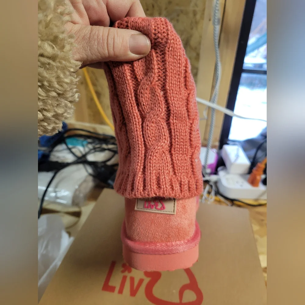 LivBoots New In Box Salmon‎ Pink Knit Suede Boots Size XL Youth 2-3